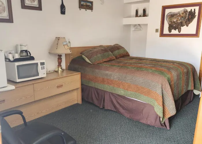 Antler Motel 2*